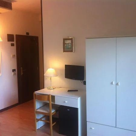 昂基欧丽诺酒店 3*