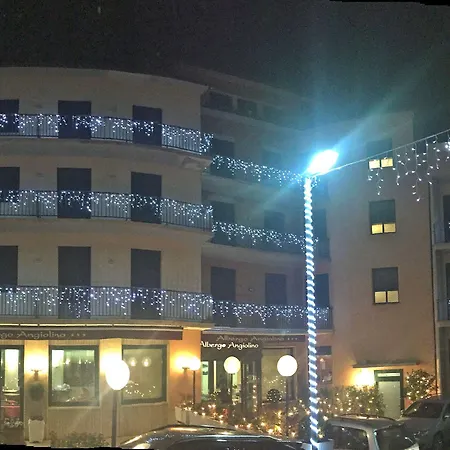 昂基欧丽诺酒店 3*